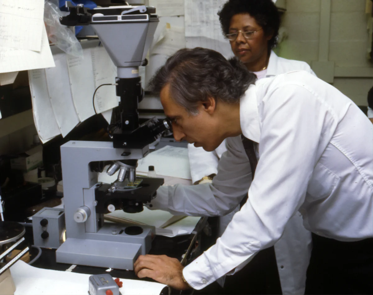 Laboratory microscope used for failure analysis
